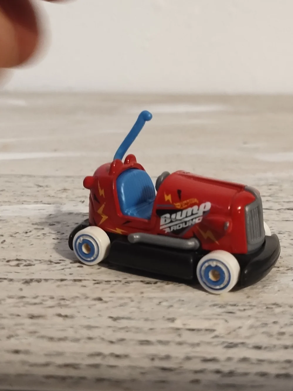 Hot Wheels Basic Loose 2017  bump around red HW Fun Park Die cast metal